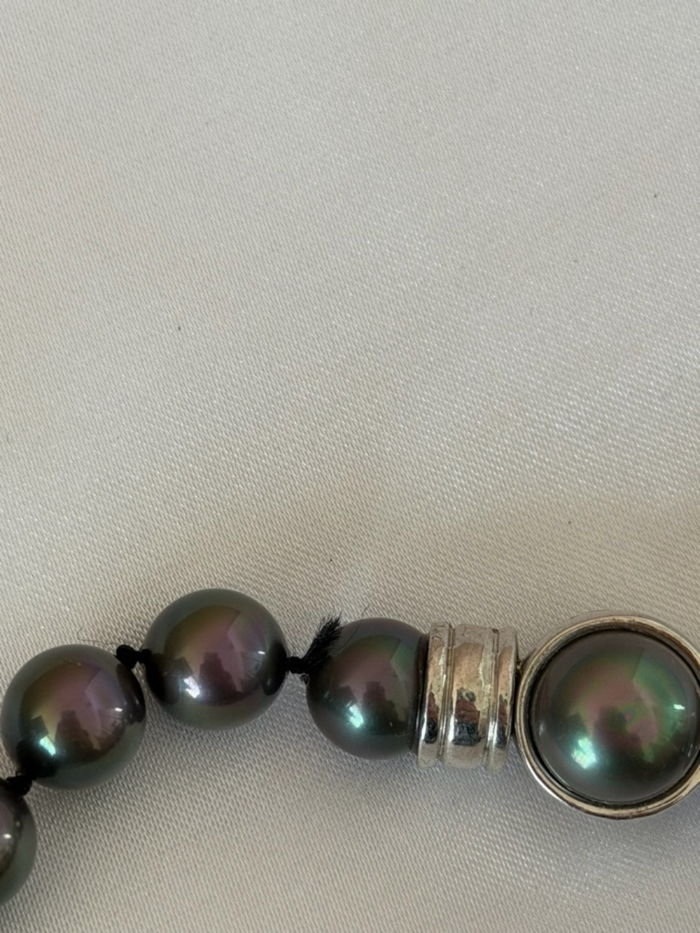 Authentic Christian Dior Iridescent Black Pearl Choker | Magnetic Rhinestone - Picture 6 of 6